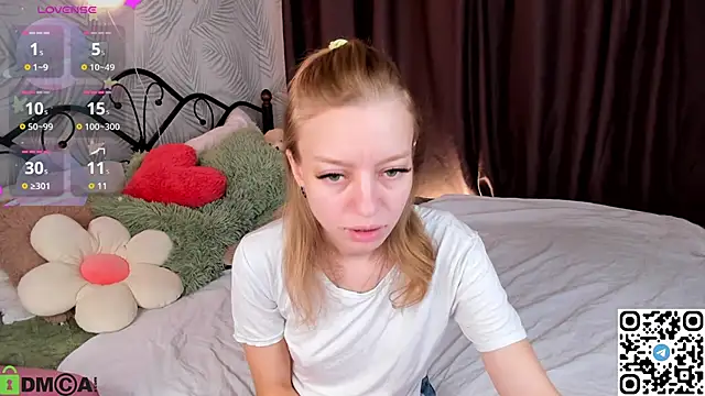 Michelle Blond online show from September 2025 07:41:01 AM