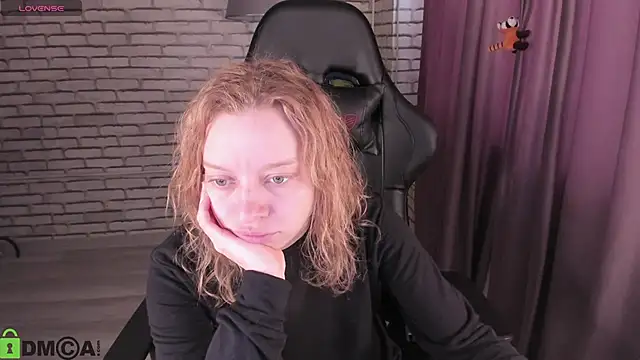 Michelle Blond online show from February 2026 07:07:01 AM