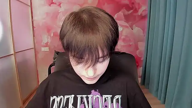 EmiliaYours online show from December 2024 09:33:02 AM