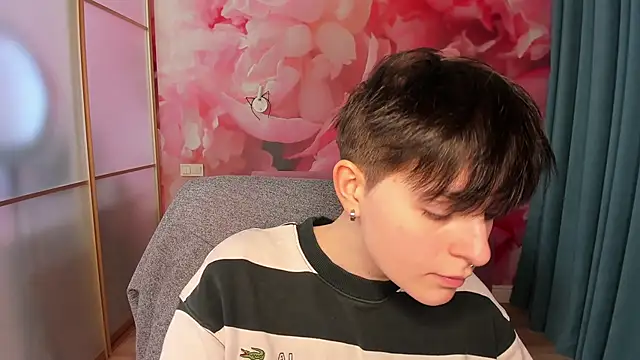 EmiliaYours online show from December 2024 06:46:02 AM