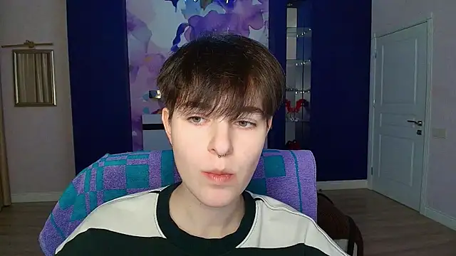 EmiliaYours online show from January 2025 04:36:01 PM