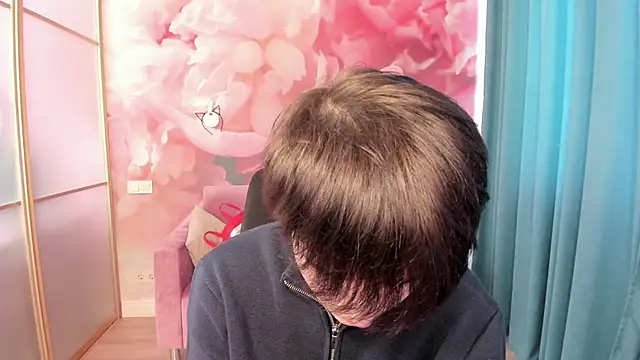 EmiliaYours online show from January 2025 01:03:01 PM