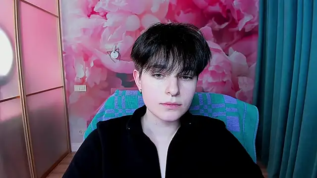 EmiliaYours online show from January 2025 01:00:02 PM