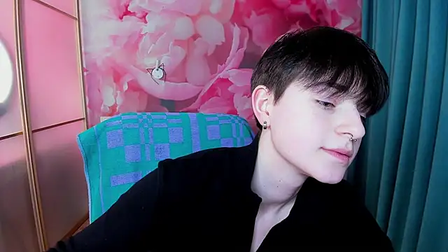 EmiliaYours online show from January 2025 04:05:01 PM