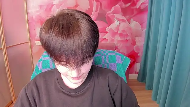 EmiliaYours online show from January 2025 01:14:01 PM