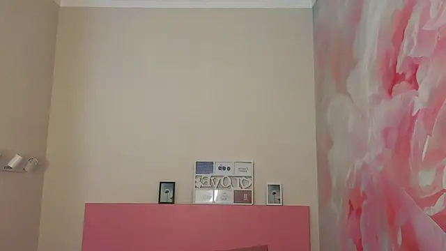 EmiliaYours online show from January 2025 12:58:01 PM