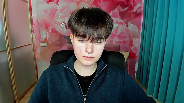 EmiliaYours online show from February 2025 01:00:02 PM