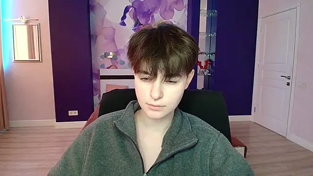 EmiliaYours online show from February 2025 01:10:01 PM