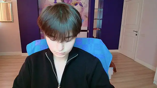 EmiliaYours online show from March 2025 02:40:01 PM