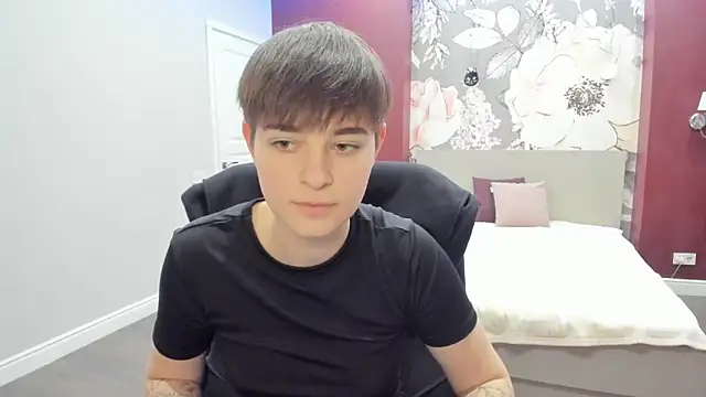 EmiliaYours online show from November 2025 03:01:02 PM