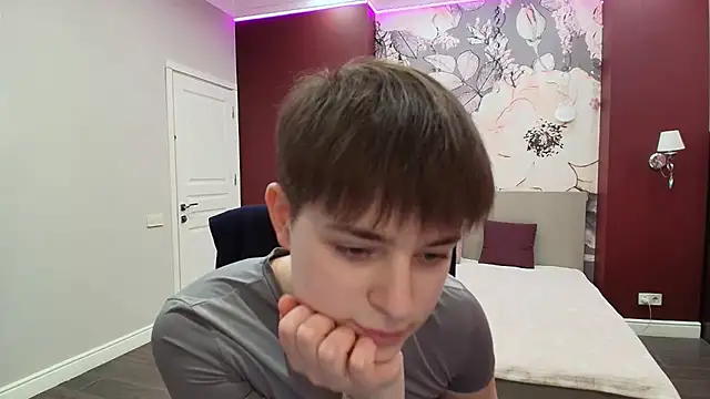 EmiliaYours online show from March 2026 03:18:01 PM