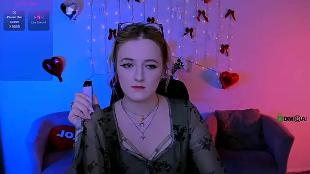 luna berryy online show from April 2026 07:58:02 PM