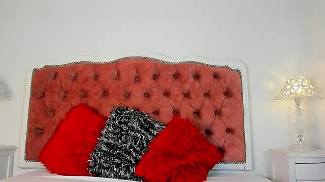 amberlitle online show from February 2025 12:27:01 PM