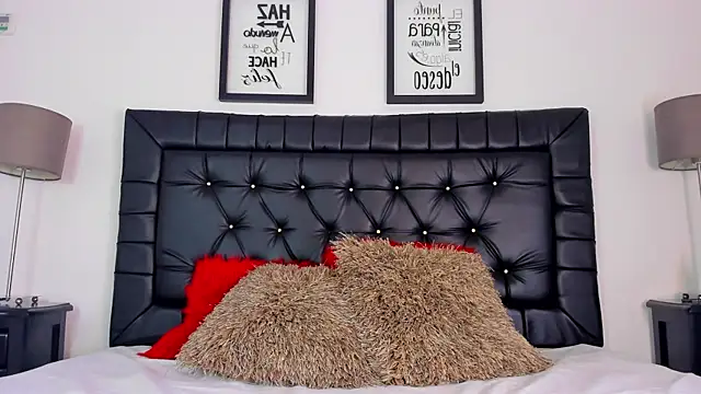 amberlitle online show from November 2025 12:16:02 PM