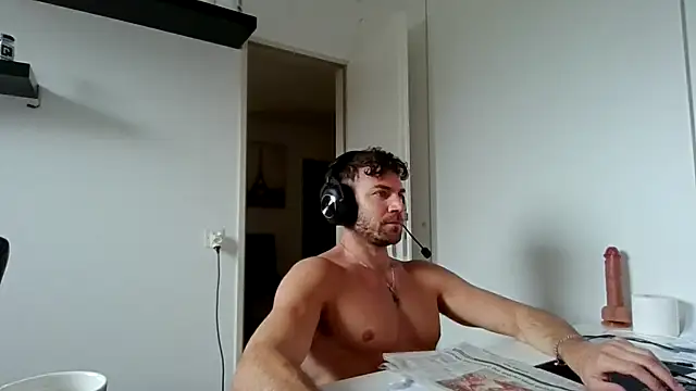 alpha-hunk online show from April 2026 11:37:02 AM