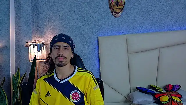 Sr Magnus  online show from October 2025 10:43:02 PM