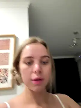 SIlviaBeyt online show from September 2025 12:14:01 AM