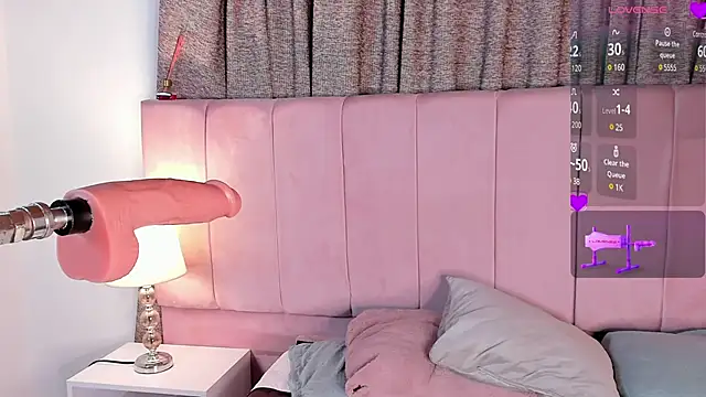 aurora divine online show from February 2025 10:25:01 PM