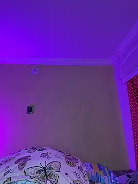 Snapshot of aurora_divine chatting on February 2026 09:01:01 PM aurora divine online show from February 2026 09:01:01 PM