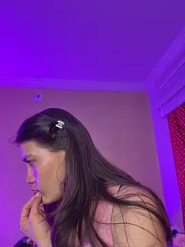 Snapshot of aurora_divine chatting on March 2026 10:05:02 PM aurora divine online show from March 2026 10:05:02 PM