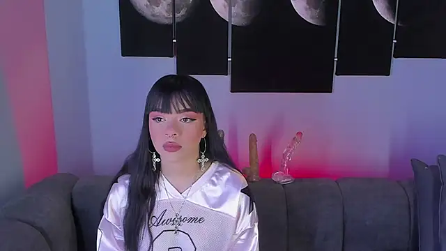 maddy walker online show from January 2025 09:03:01 PM