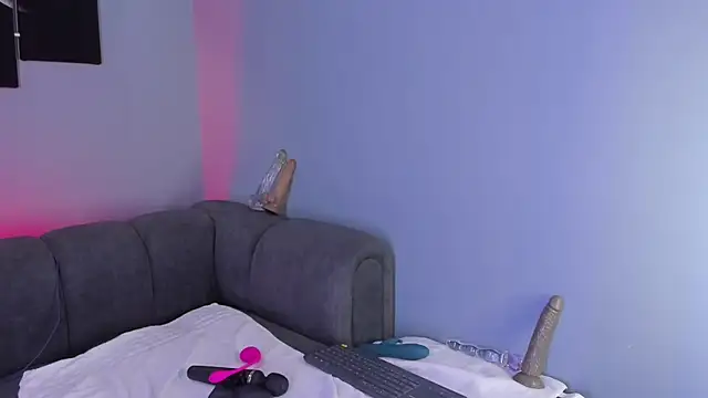 maddy walker online show from January 2025 03:48:01 AM