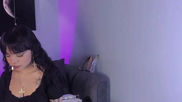 maddy walker online show from February 2025 08:08:02 PM