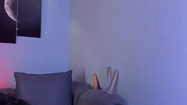 maddy walker online show from February 2025 08:21:01 PM