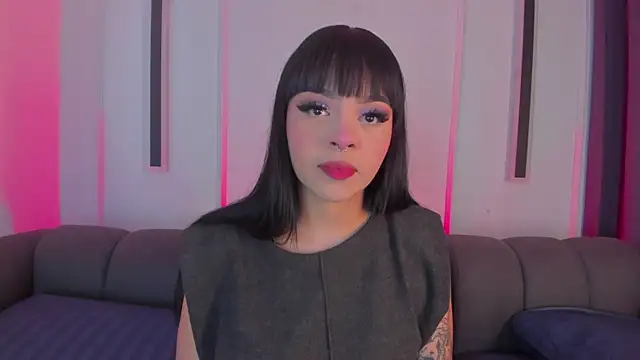 maddy walker online show from September 2025 07:37:01 PM