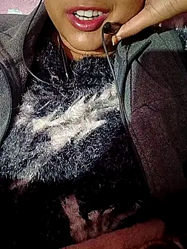 ruhi2003 online show from December 2024 04:42:01 PM