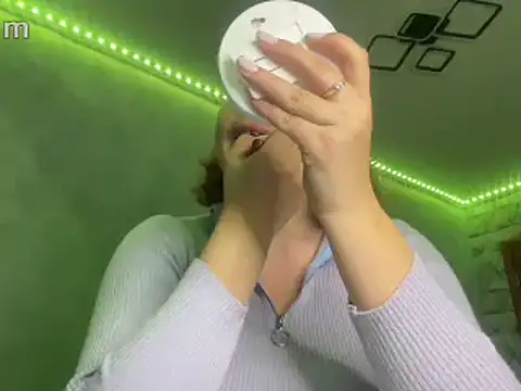 Thalia  Star online show from December 2024 05:21:02 PM