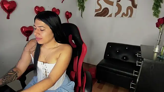 Caro kitty- online show from October 2025 01:33:02 PM