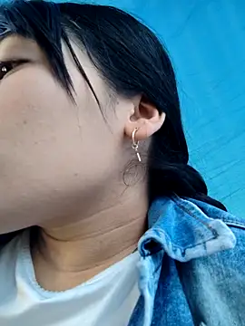 Caro kitty- online show from November 2025 01:21:02 PM