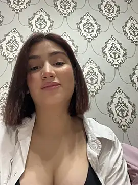 StormBeverly online show from December 2024 01:50:01 PM