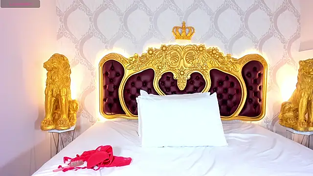 KendralHolson online show from October 2025 04:30:01 AM