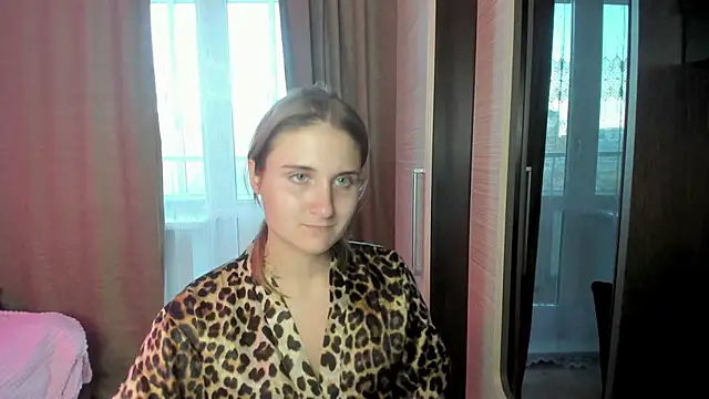 Miss Elsa  online show from September 2025 11:56:02 AM