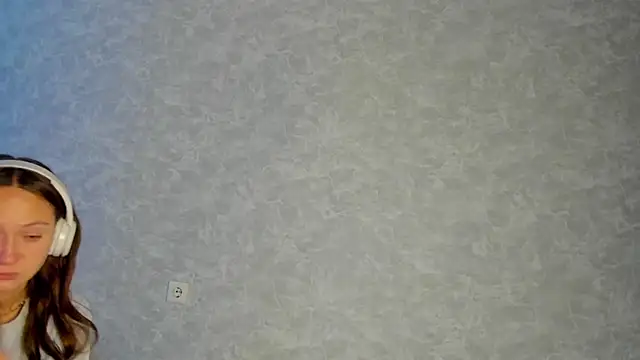 EllaSky xoxo online show from October 2025 07:00:01 PM