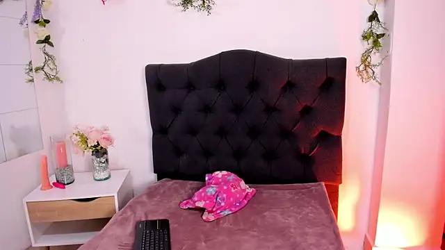 Alyssa jones online show from December 2024 03:47:02 AM