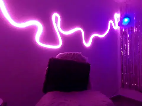 princesskitty111 online show from December 2024 02:02:02 AM