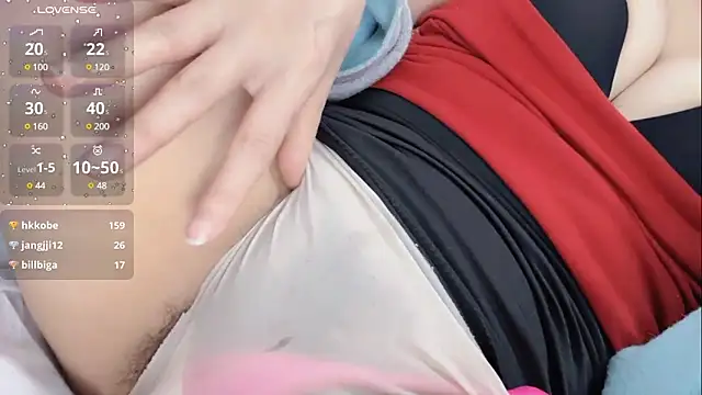 Qwi-V1 online show from January 2025 02:39:01 AM