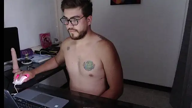 Dylanwish online show from December 2024 10:43:02 PM