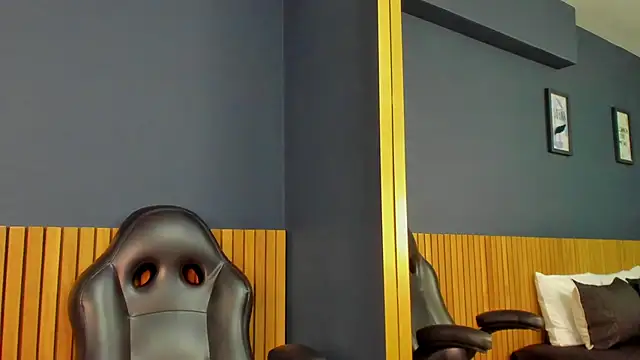 NathRossi online show from February 2025 01:32:01 AM