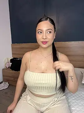 NathRossi online show from March 2025 11:01:02 PM