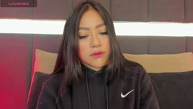 nicolle pierce online show from February 2025 12:23:02 PM