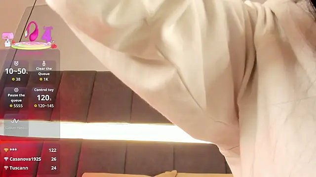 nicolle pierce online show from September 2025 02:07:01 PM