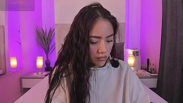 nicolle pierce online show from March 2026 12:11:01 PM