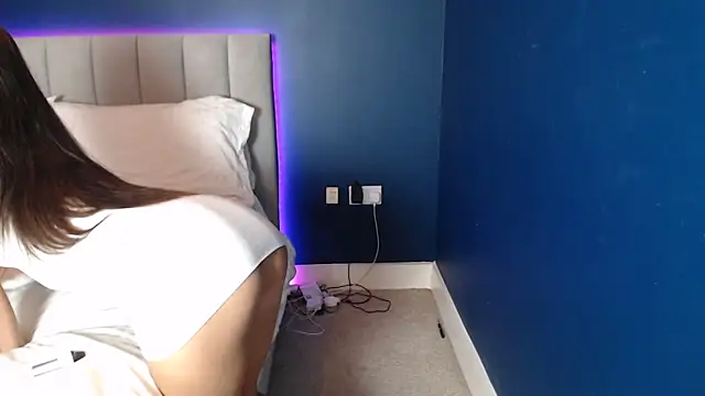 esmerose4 online show from November 2025 06:50:02 PM