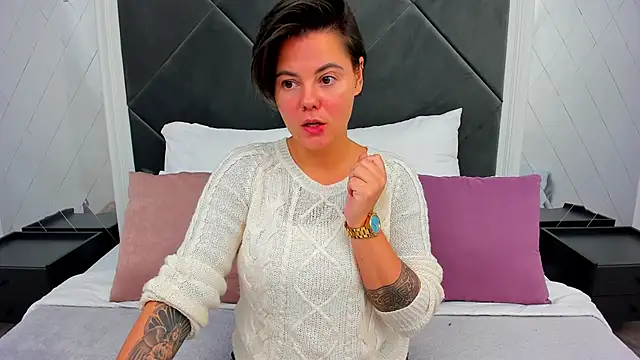 Lady AliBi online show from November 2025 06:08:02 PM