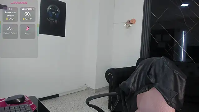 Snapshot of miacarperr1 chatting on February 2026 08:49:01 PM miacarperr1 online show from February 2026 08:49:01 PM