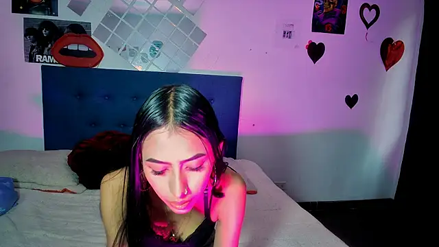 Snapshot of Amberx_Sweet chatting on September 2025 09:05:02 PM Amberx Sweet online show from September 2025 09:05:02 PM